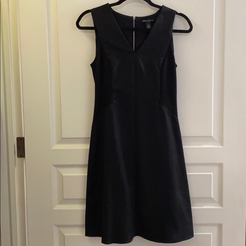 Black sleeveless dress